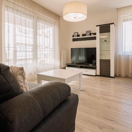 Skau 2 Old Town Family & Business Apartment 2 Floor Free Parking Братислава Экстерьер фото