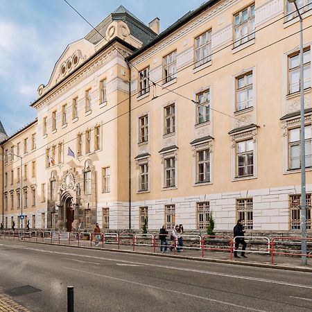 Skau 2 Old Town Family & Business Apartment 2 Floor Free Parking Братислава Экстерьер фото