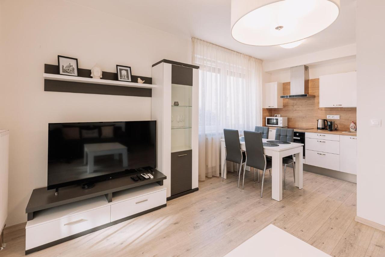 Skau 2 Old Town Family & Business Apartment 2 Floor Free Parking Братислава Экстерьер фото
