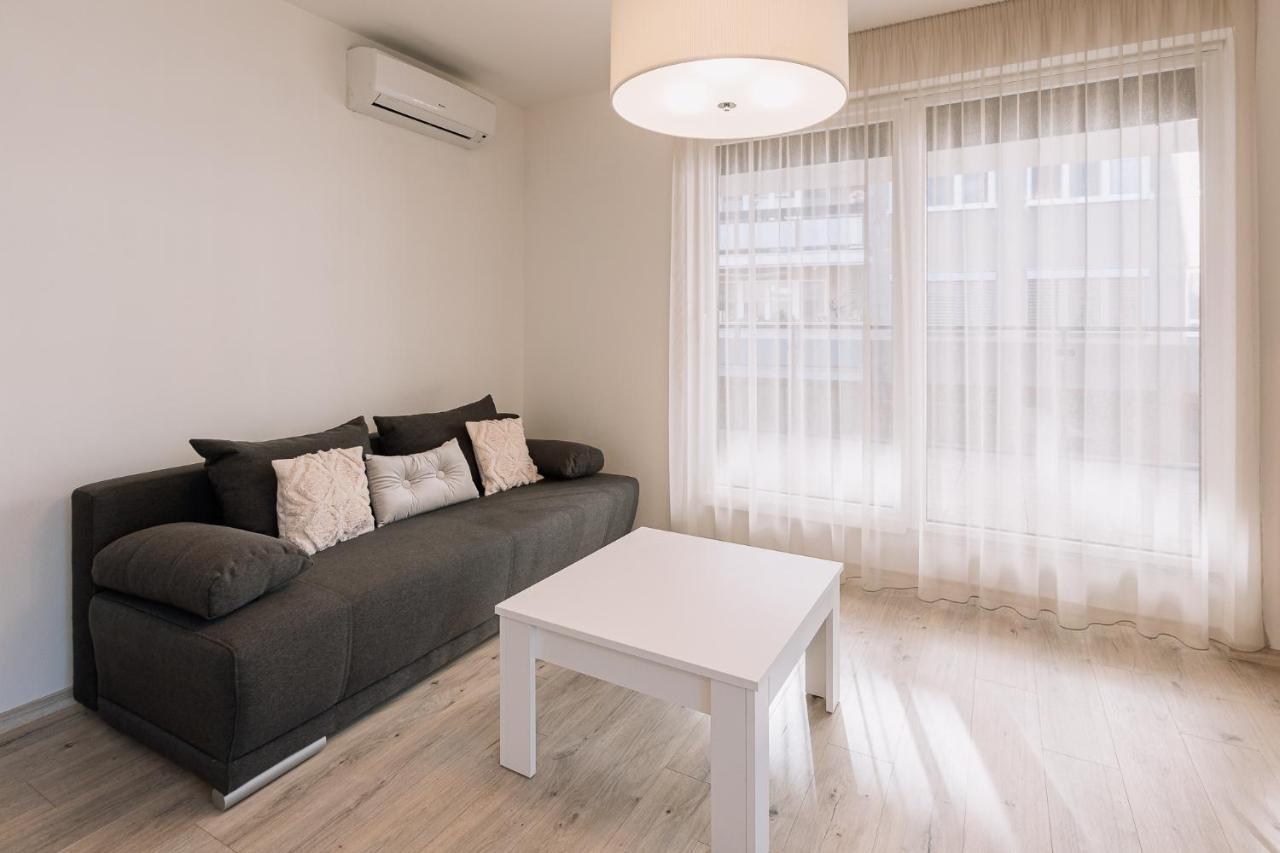 Skau 2 Old Town Family & Business Apartment 2 Floor Free Parking Братислава Экстерьер фото