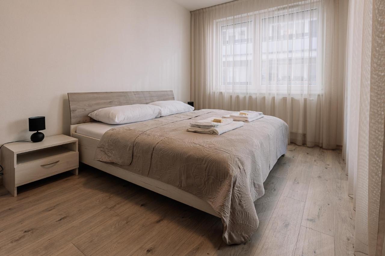 Skau 2 Old Town Family & Business Apartment 2 Floor Free Parking Братислава Экстерьер фото