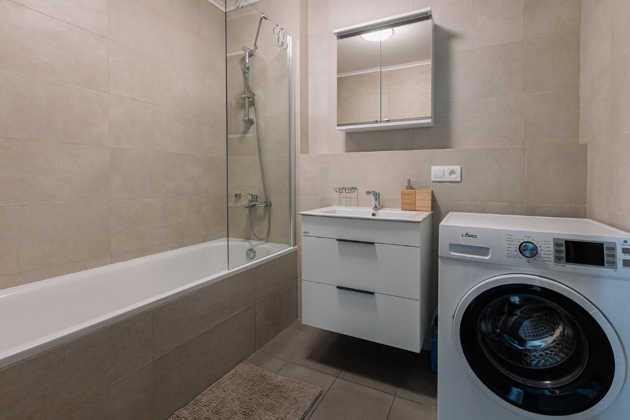 Skau 2 Old Town Family & Business Apartment 2 Floor Free Parking Братислава Экстерьер фото