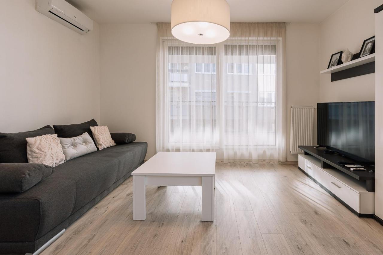 Skau 2 Old Town Family & Business Apartment 2 Floor Free Parking Братислава Экстерьер фото