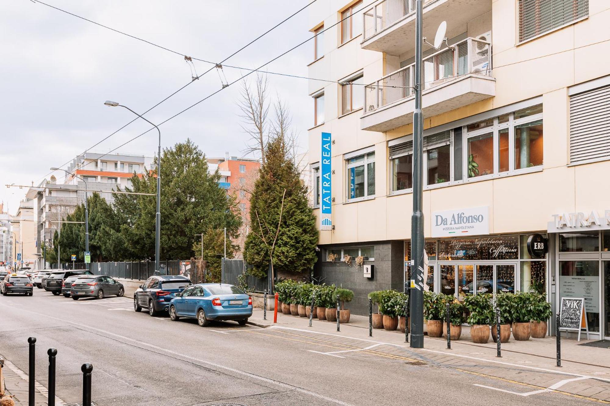 Skau 2 Old Town Family & Business Apartment 2 Floor Free Parking Братислава Экстерьер фото